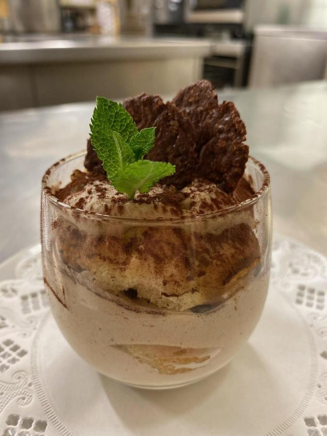 Logis Hotel Restaurant Le Mont Aigoual 메이루아이즈 외부 사진