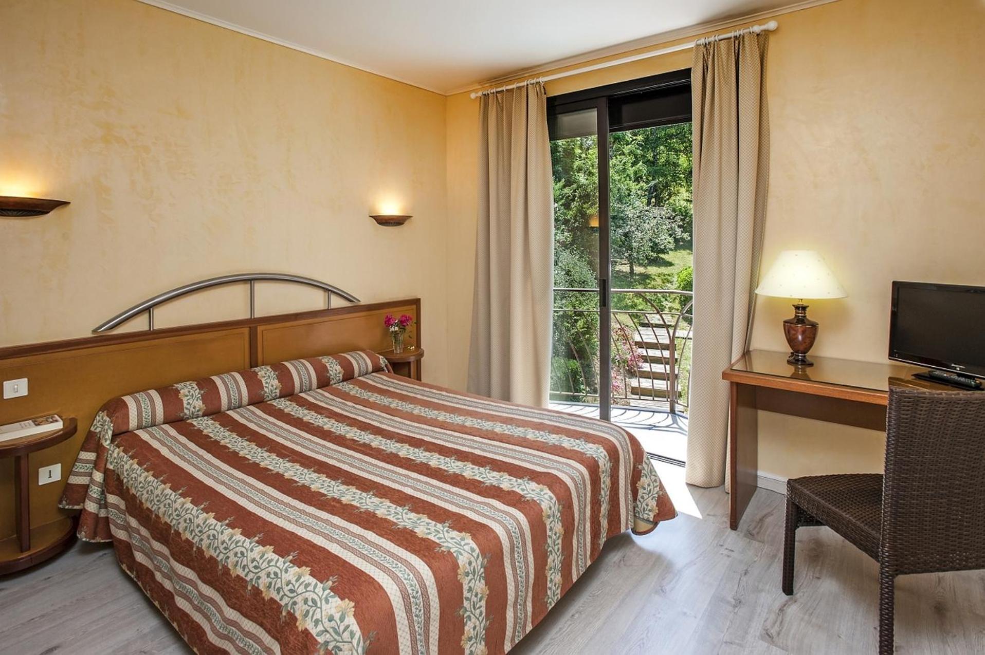 Logis Hotel Restaurant Le Mont Aigoual 메이루아이즈 외부 사진