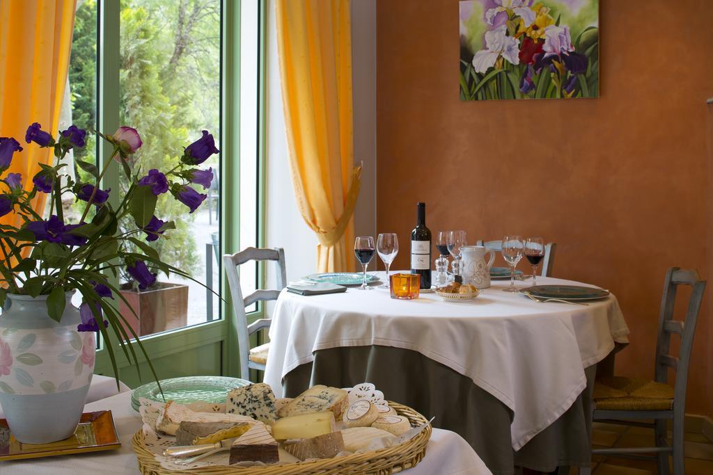 Logis Hotel Restaurant Le Mont Aigoual 메이루아이즈 외부 사진