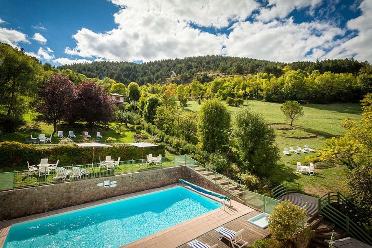 Logis Hotel Restaurant Le Mont Aigoual 메이루아이즈 외부 사진