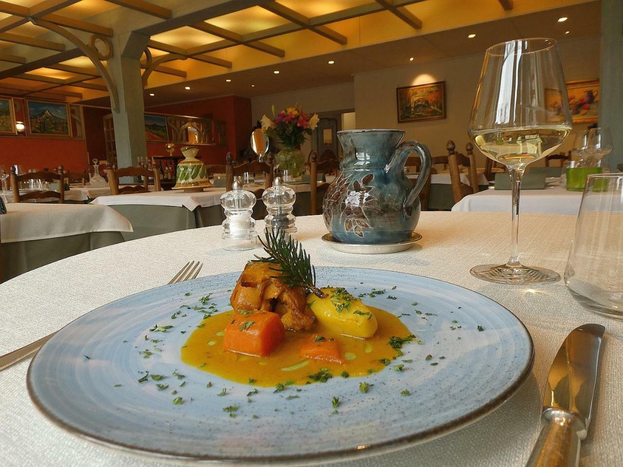 Logis Hotel Restaurant Le Mont Aigoual 메이루아이즈 외부 사진